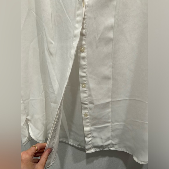 Sleeveless Button Up Top - Picture 2 of 7